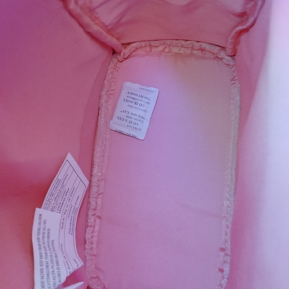 BNWT Loungefly Princess AOP Ice cream Bag (SOLD) - Picture 4 of 6